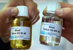 porównanie koloru oleju grupy bazowej 1 i 2 